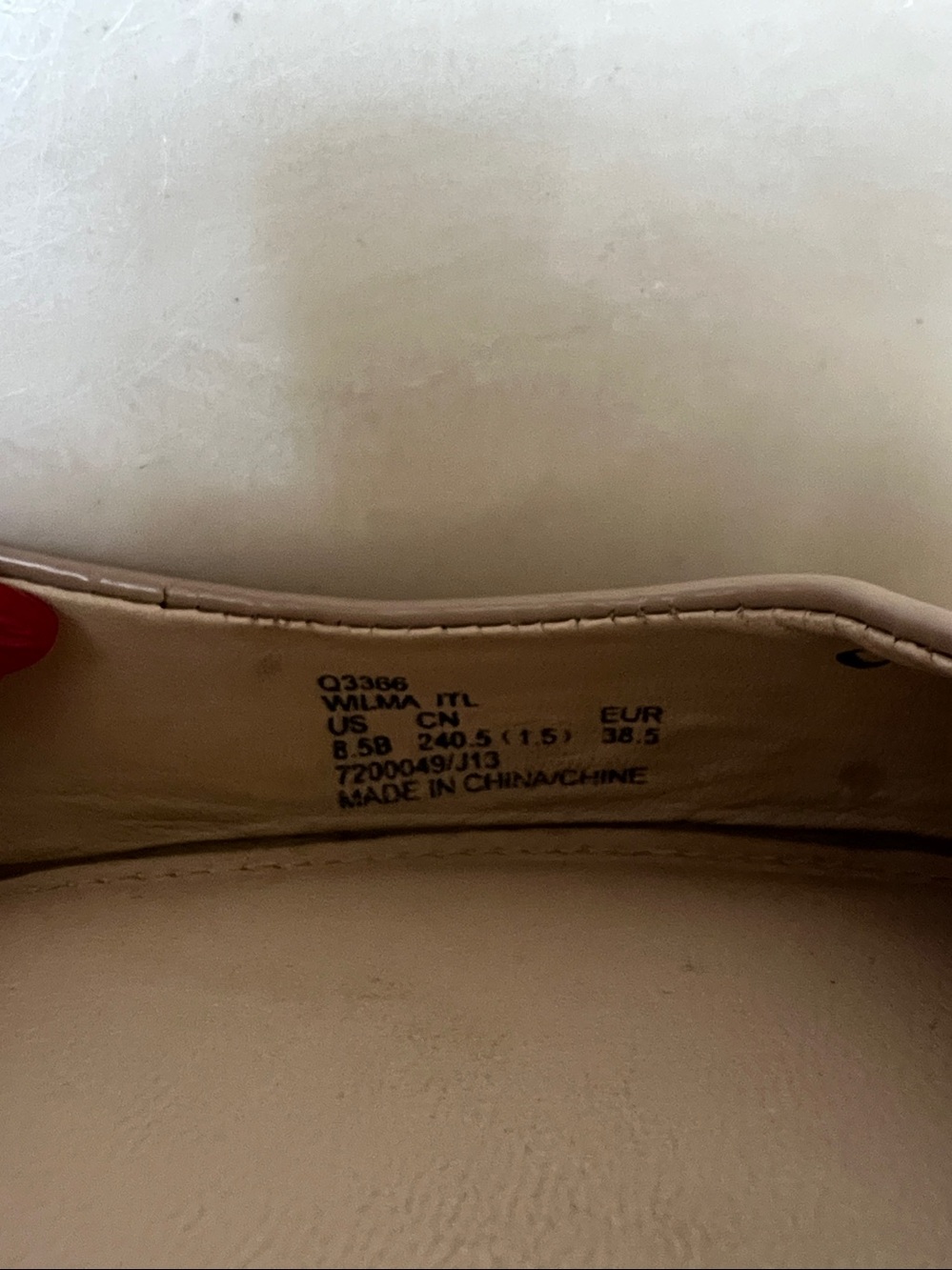 Coach Beige Pointed-Toe Patent Leather Flats With Bow Size 8.5 B - Picture 6 of 8